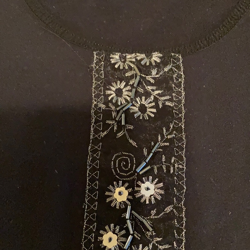 Small Top with sequins - Picture 2 of 5